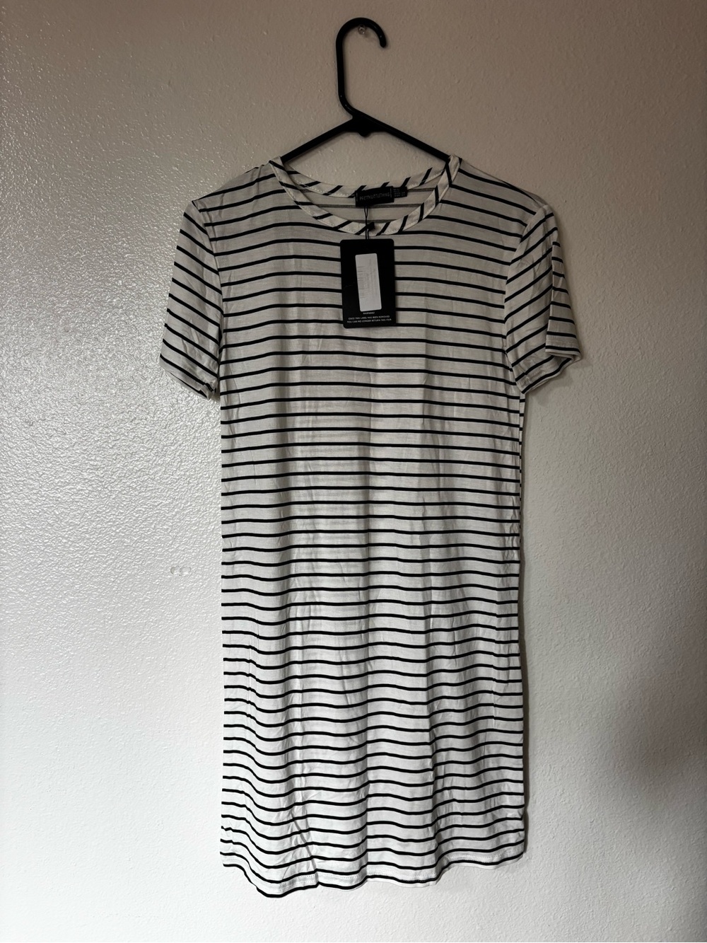 Pretty little thing Striped Short Sleeve T-Shirt Dress - White/Black